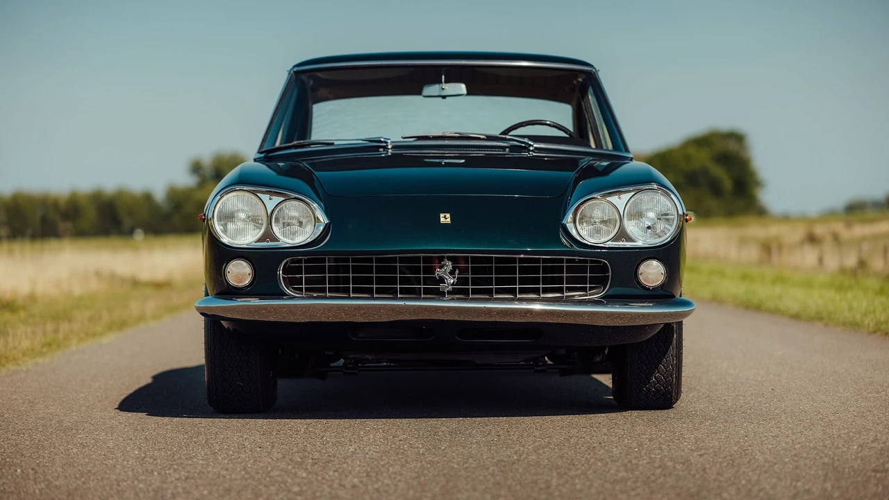 1965 Ferrari 330 GT 2+2 - Image 25 of 31