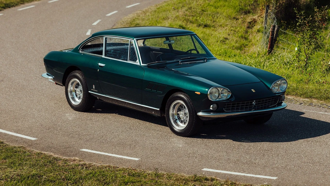 1965 Ferrari 330 GT 2+2 - Image 17 of 31