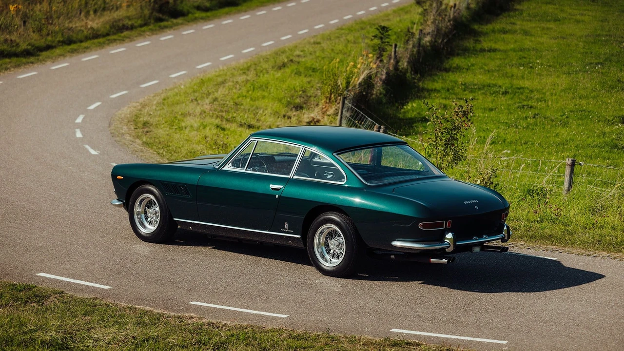 1965 Ferrari 330 GT 2+2 - Image 14 of 31
