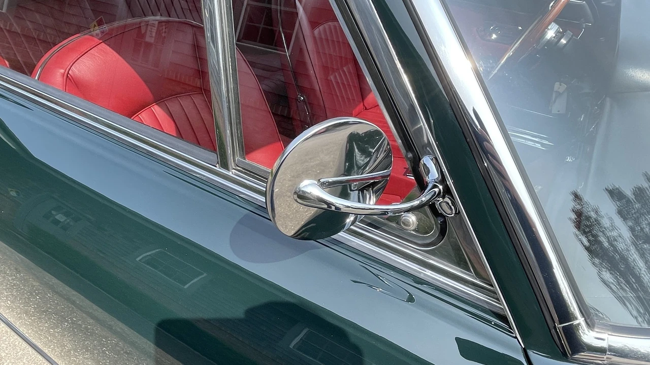 1965 Ferrari 330 GT 2+2 - Image 24 of 31