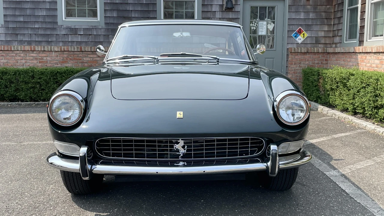 1965 Ferrari 330 GT 2+2 - Image 4 of 31