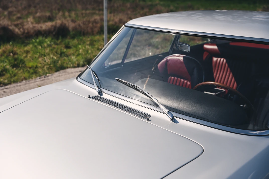 1965 Ferrari 330 GT 2+2 - Image 20 of 31