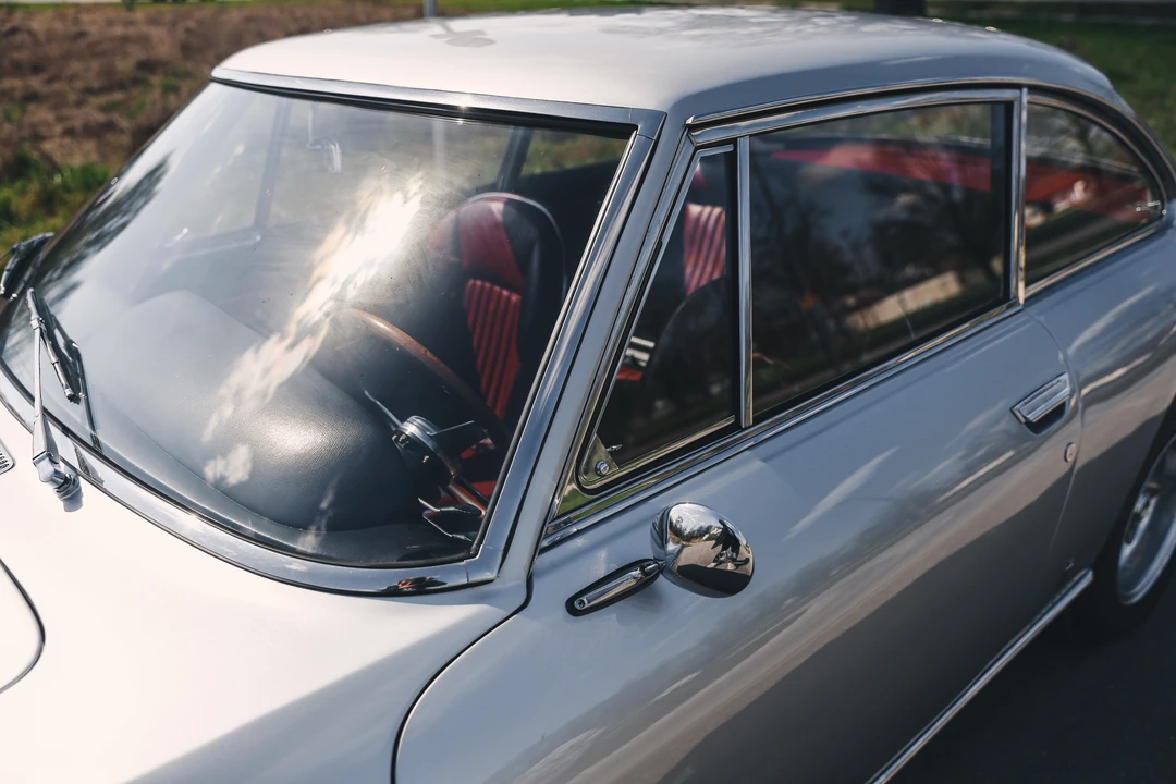 1965 Ferrari 330 GT 2+2 - Image 22 of 31