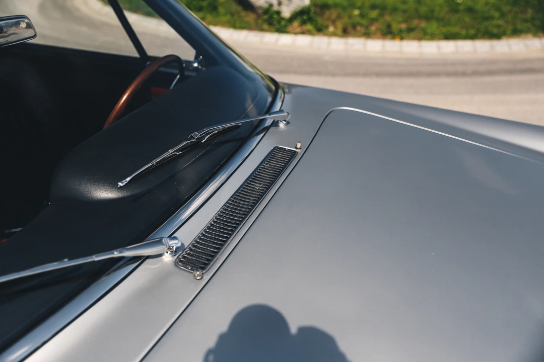 1965 Ferrari 330 GT 2+2 - Image 23 of 31