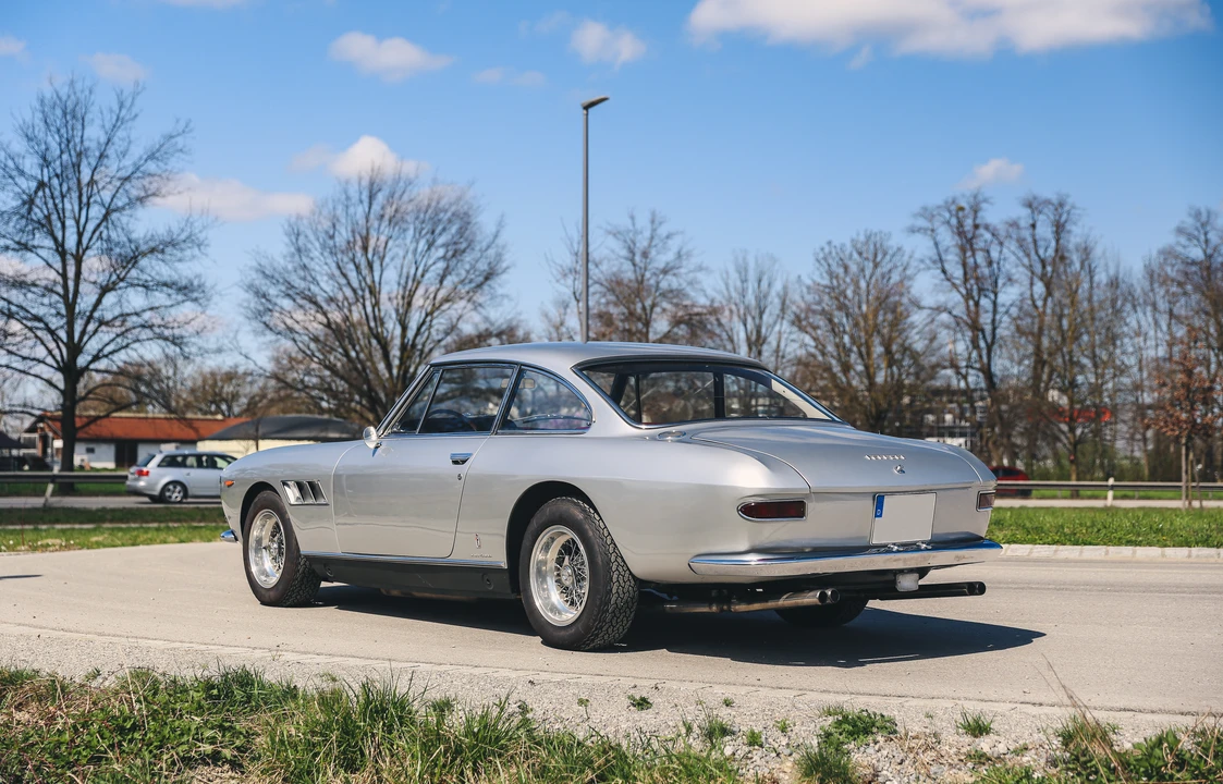 1965 Ferrari 330 GT 2+2 - Image 5 of 31