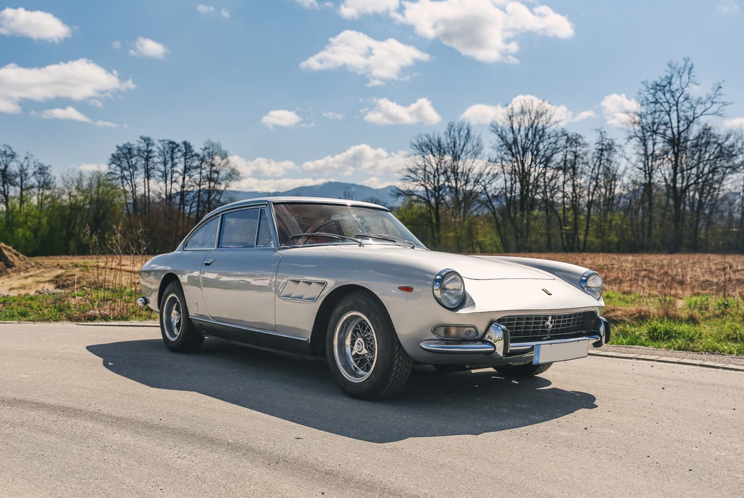 1965 Ferrari 330 GT 2+2 - Image 9 of 31