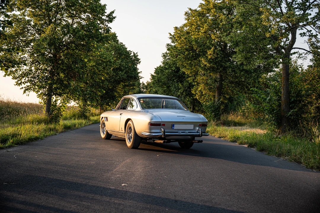 1965 Ferrari 330 GT 2+2 - Image 13 of 31