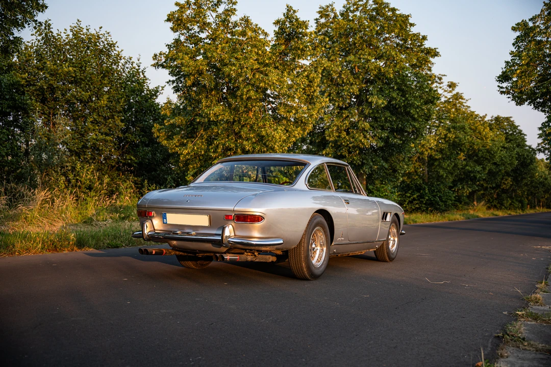 1965 Ferrari 330 GT 2+2 - Image 17 of 31