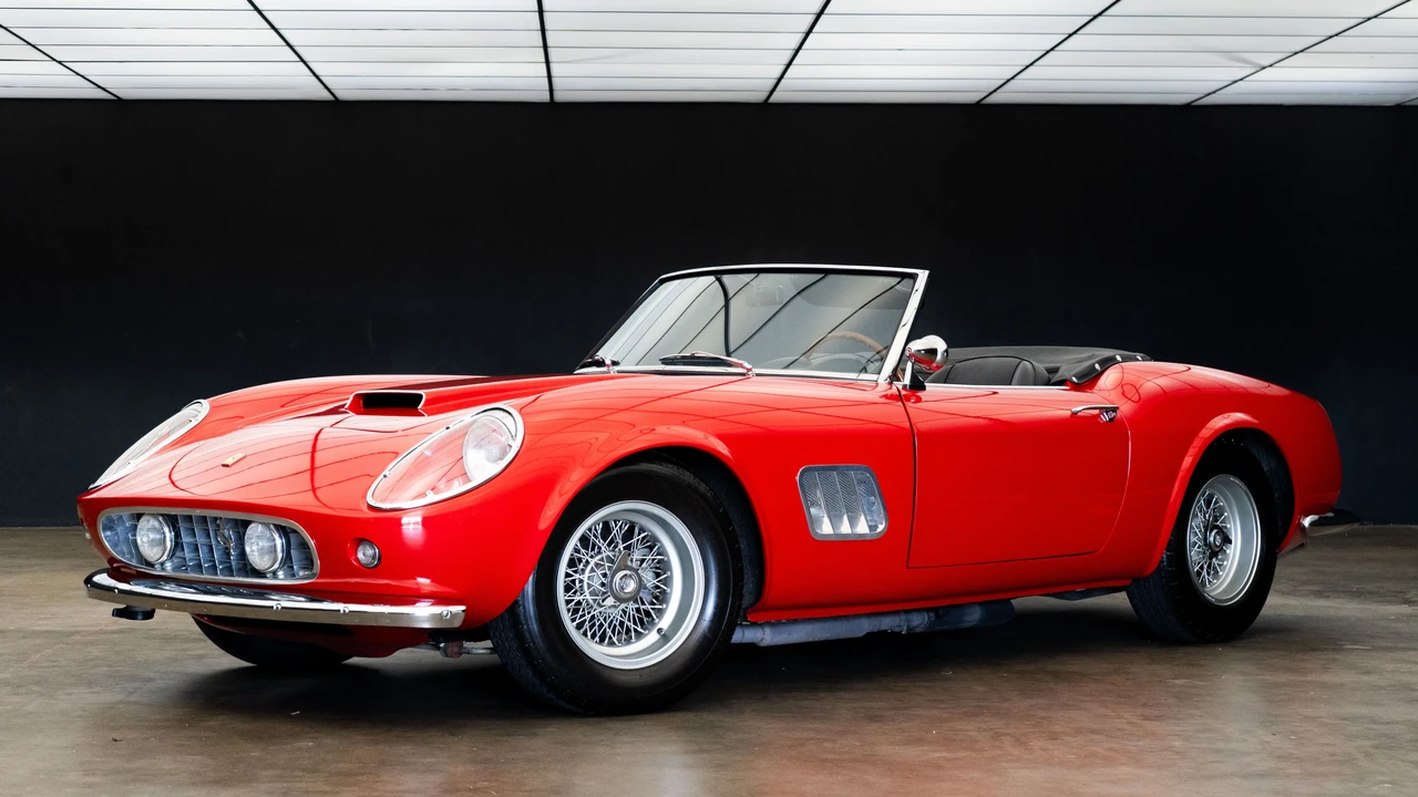 1965 Ferrari 330 GT 2+2 - Image 13 of 31