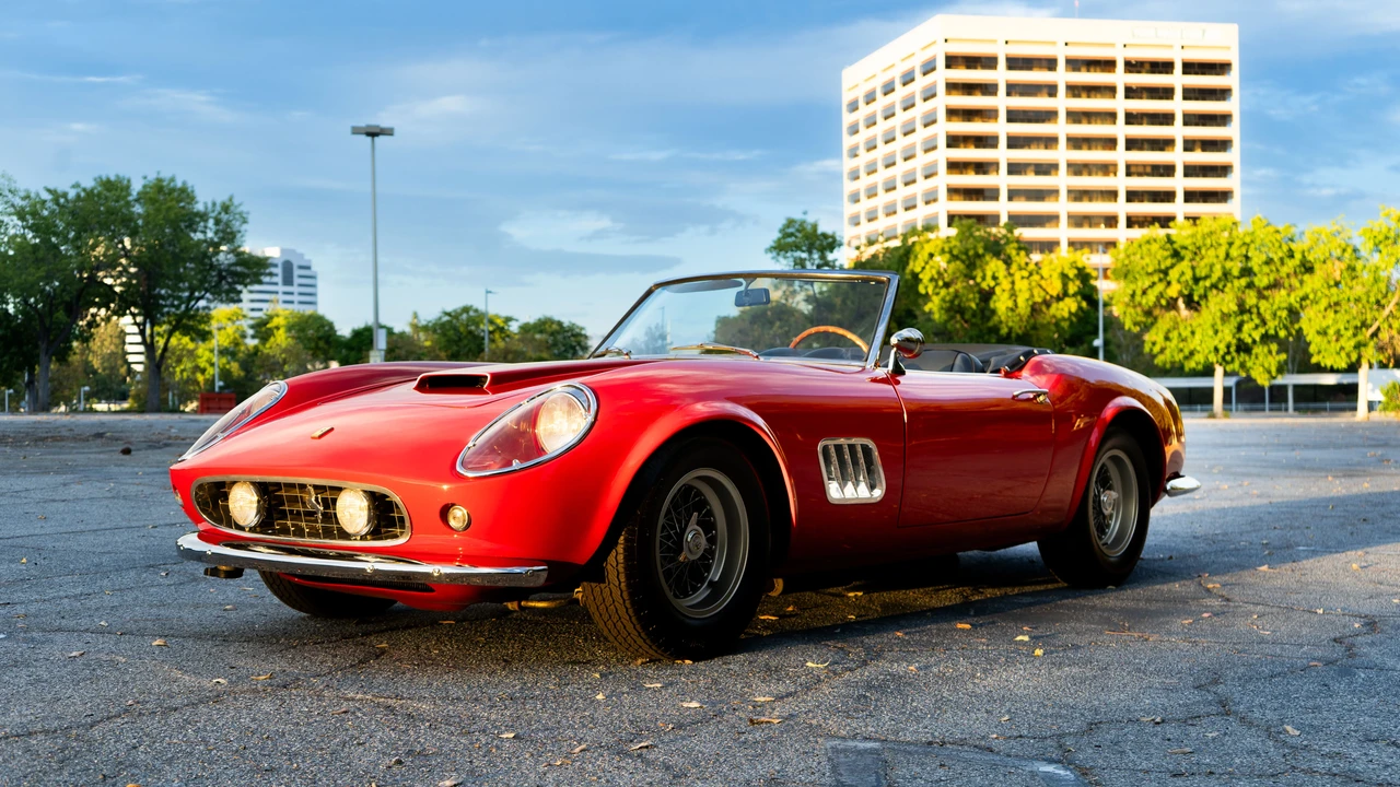 1965 Ferrari 330 GT 2+2 - Image 29 of 31