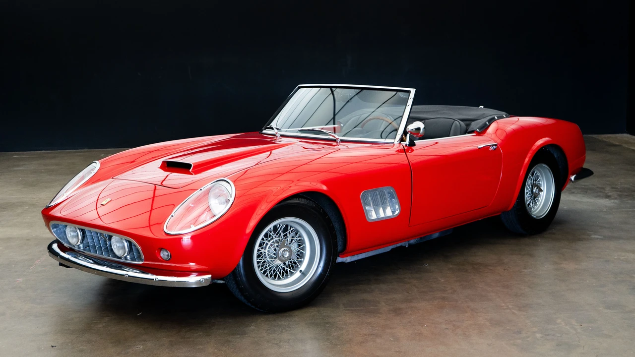 1965 Ferrari 330 GT 2+2 - Image 14 of 31