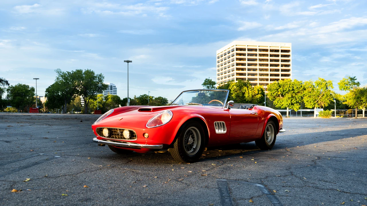 1965 Ferrari 330 GT 2+2 - Image 30 of 31