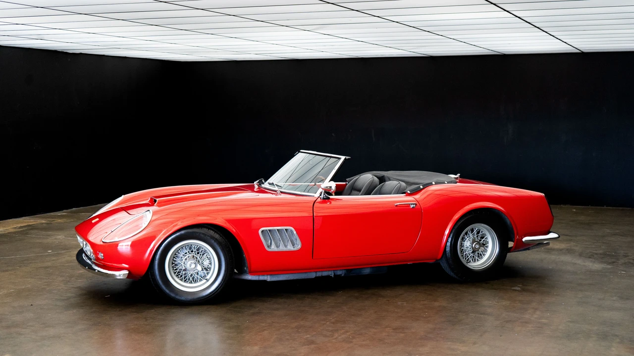 1965 Ferrari 330 GT 2+2 - Image 17 of 31