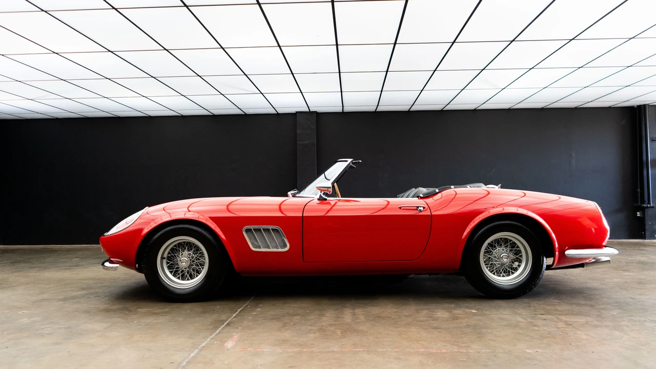 1965 Ferrari 330 GT 2+2 - Image 22 of 31