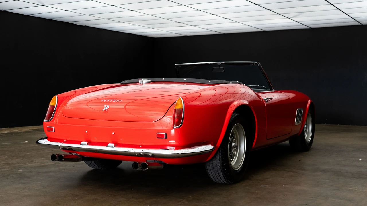 1965 Ferrari 330 GT 2+2 - Image 19 of 31
