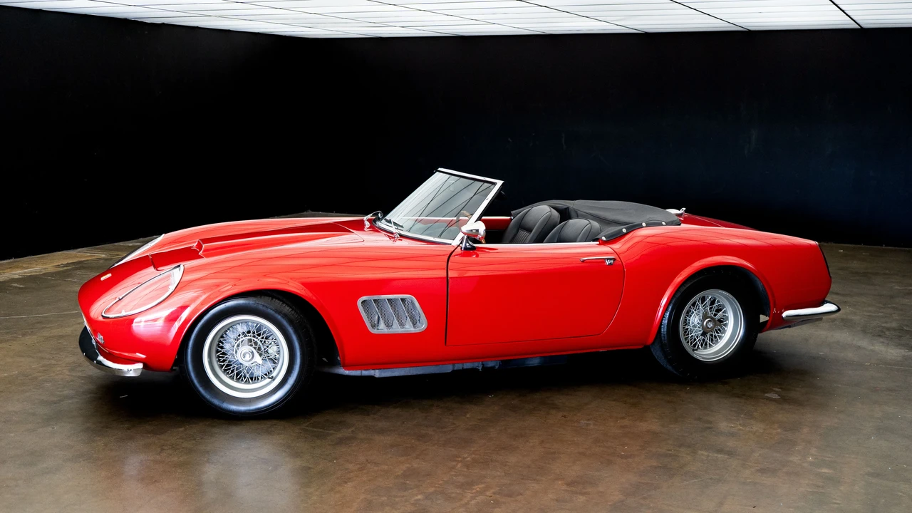 1965 Ferrari 330 GT 2+2 - Image 15 of 31