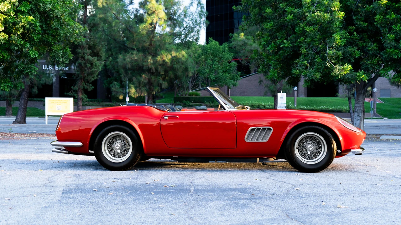 1965 Ferrari 330 GT 2+2 - Image 28 of 31