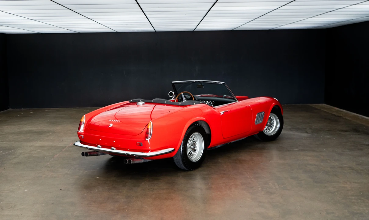 1965 Ferrari 330 GT 2+2 - Image 7 of 31