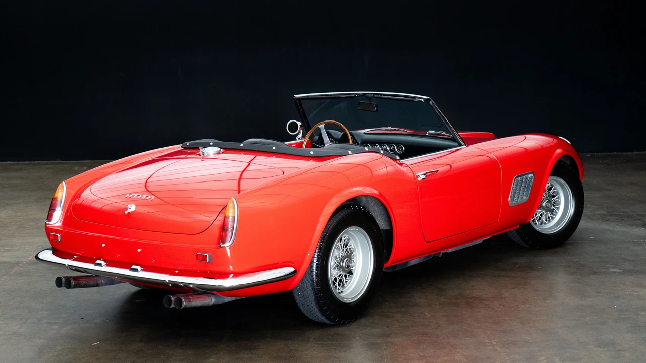 1965 Ferrari 330 GT 2+2 - Image 6 of 31