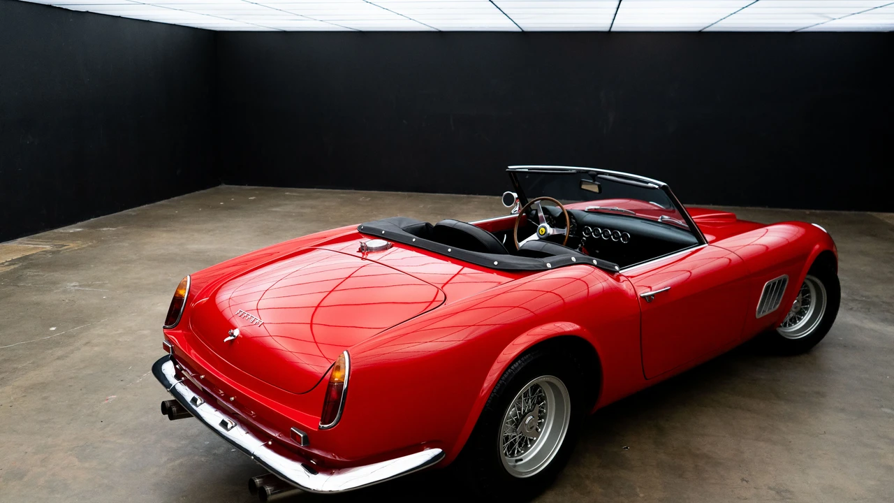 1965 Ferrari 330 GT 2+2 - Image 24 of 31