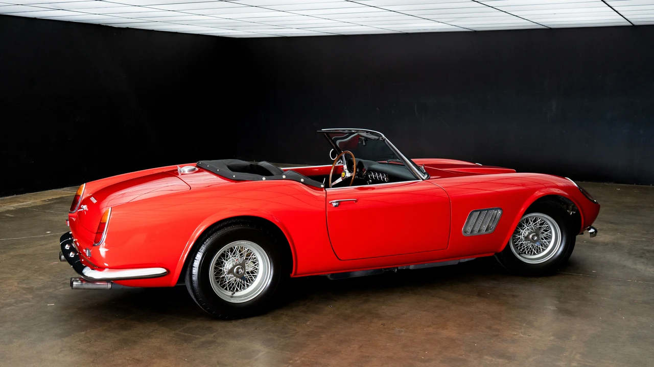 1965 Ferrari 330 GT 2+2 - Image 11 of 31