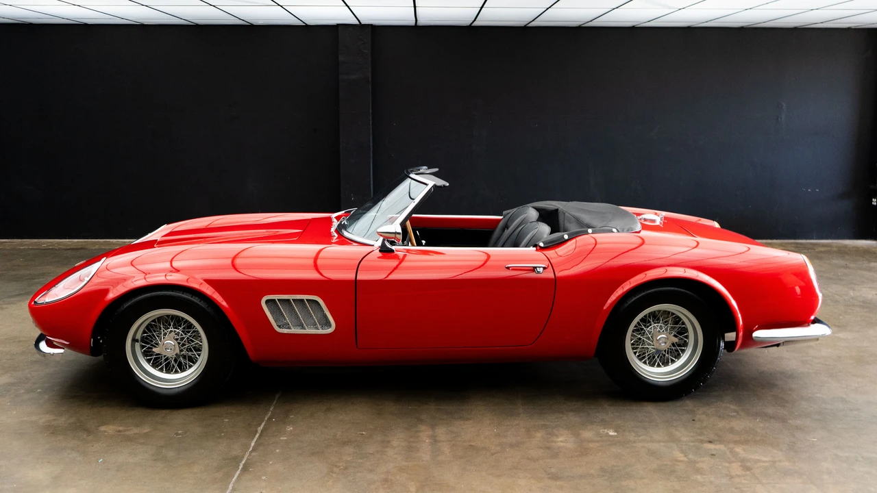 1965 Ferrari 330 GT 2+2 - Image 23 of 31
