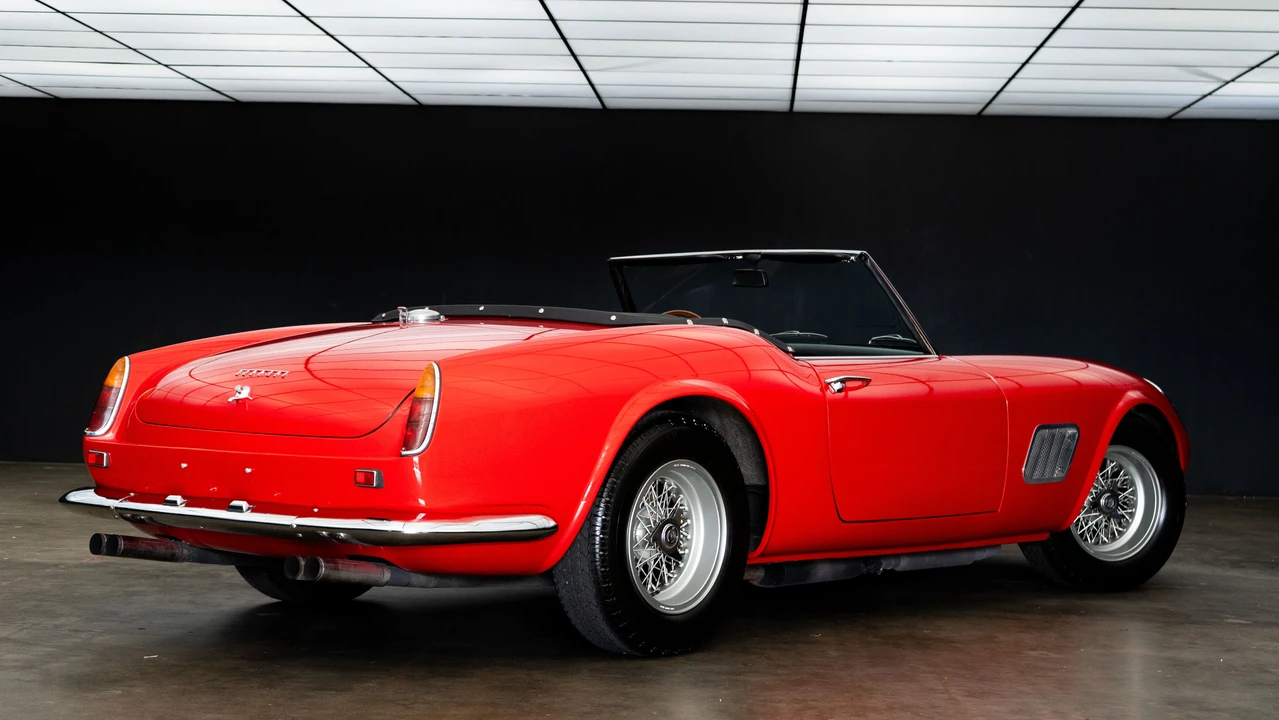 1965 Ferrari 330 GT 2+2 - Image 9 of 31