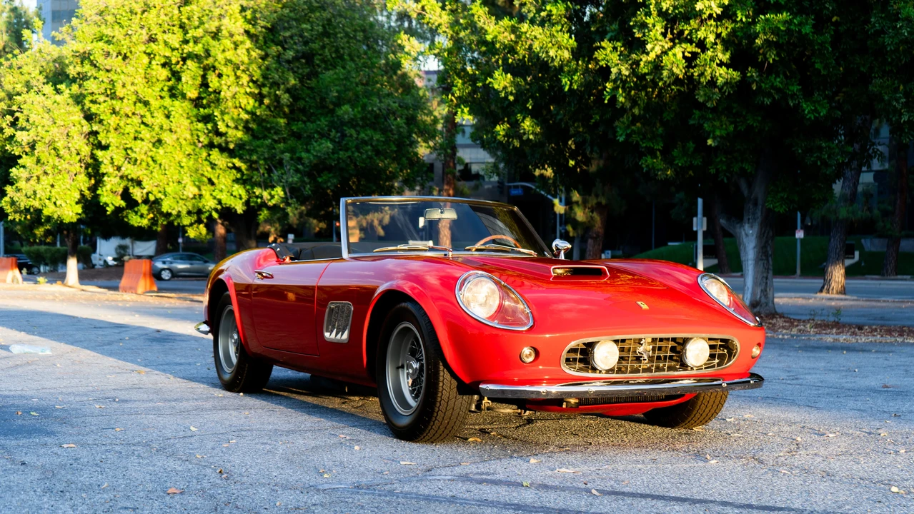 1965 Ferrari 330 GT 2+2 - Image 26 of 31