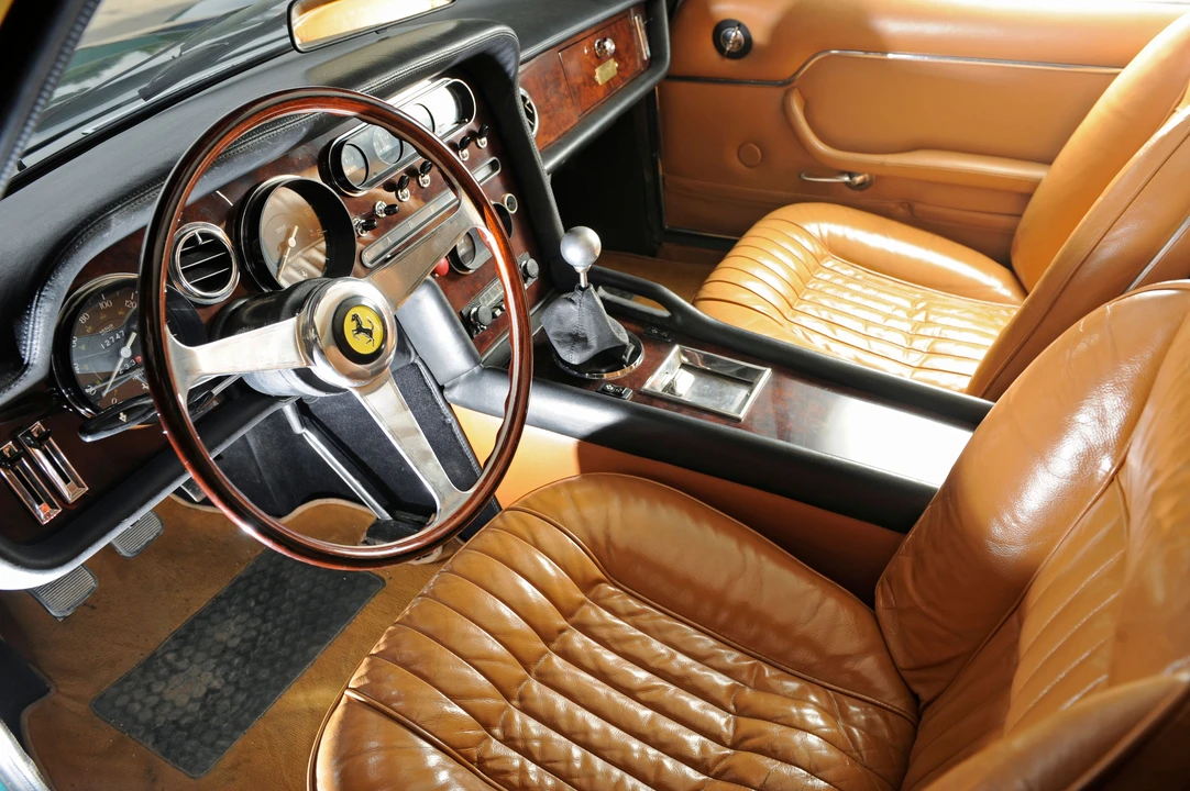 1965 Ferrari 330 GT 2+2 - Image 16 of 21