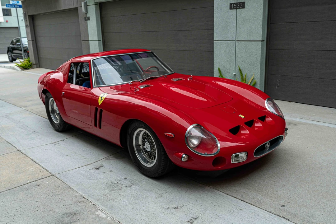 1965 Ferrari 330 GT 2+2 - Image 2 of 31