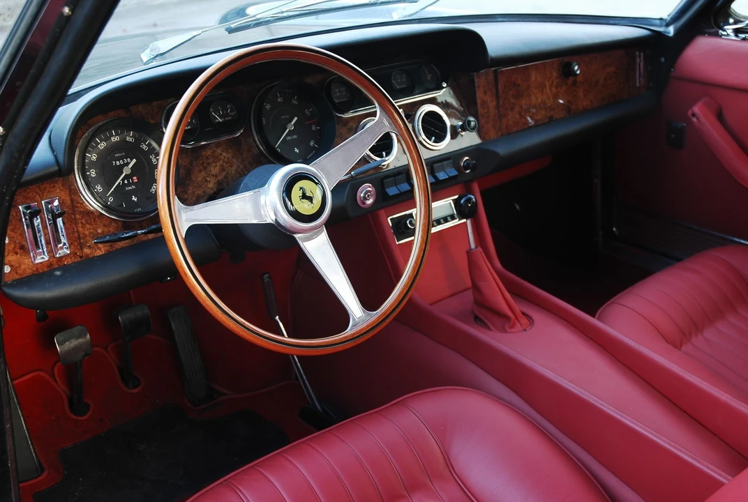 1965 Ferrari 330 GT 2+2 - Image 3 of 5