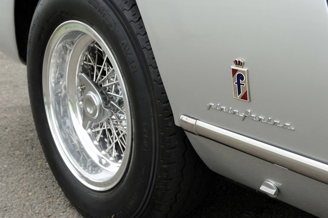 1965 Ferrari 330 GT 2+2 - Image 6 of 9