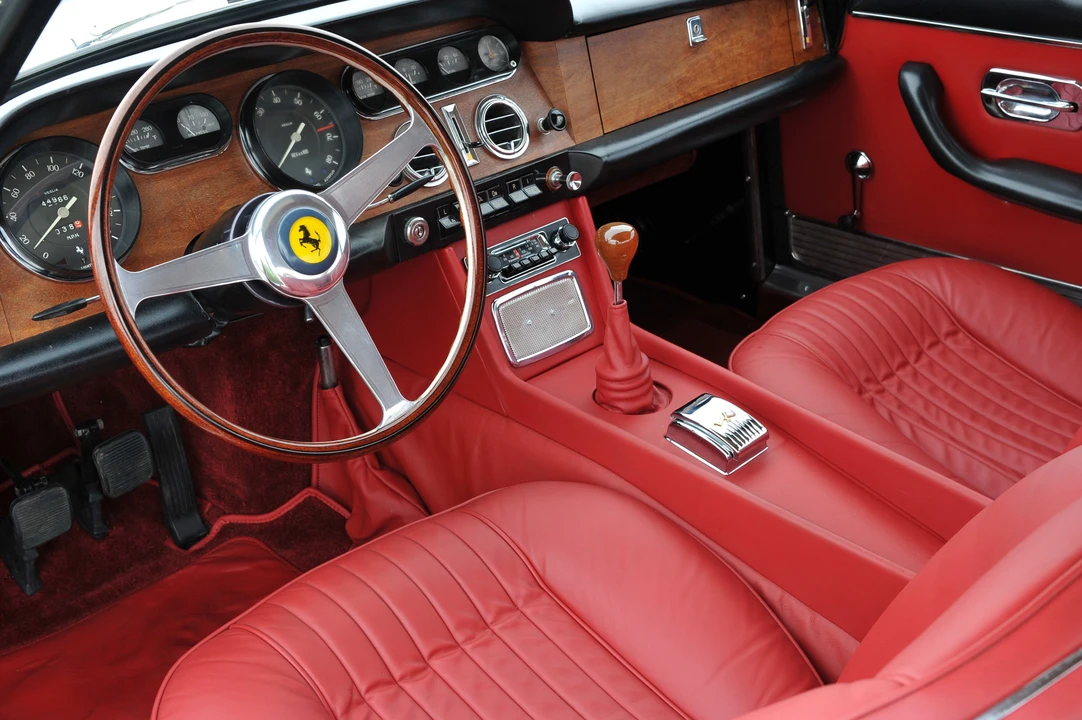 1965 Ferrari 330 GT 2+2 - Image 7 of 9