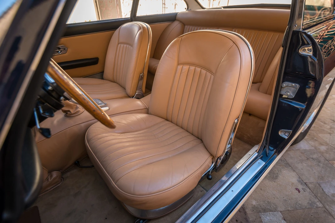 1965 Ferrari 330 GT 2+2 - Image 22 of 31