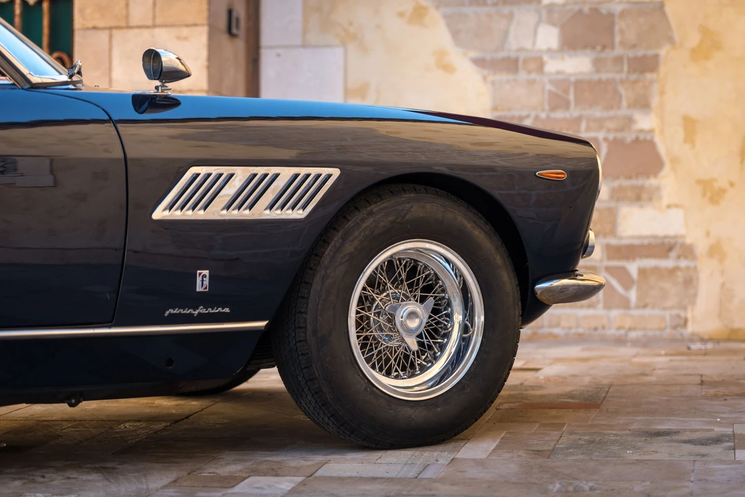 1965 Ferrari 330 GT 2+2 - Image 5 of 31