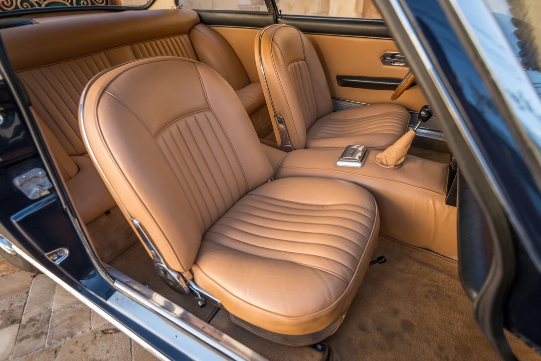1965 Ferrari 330 GT 2+2 - Image 23 of 31