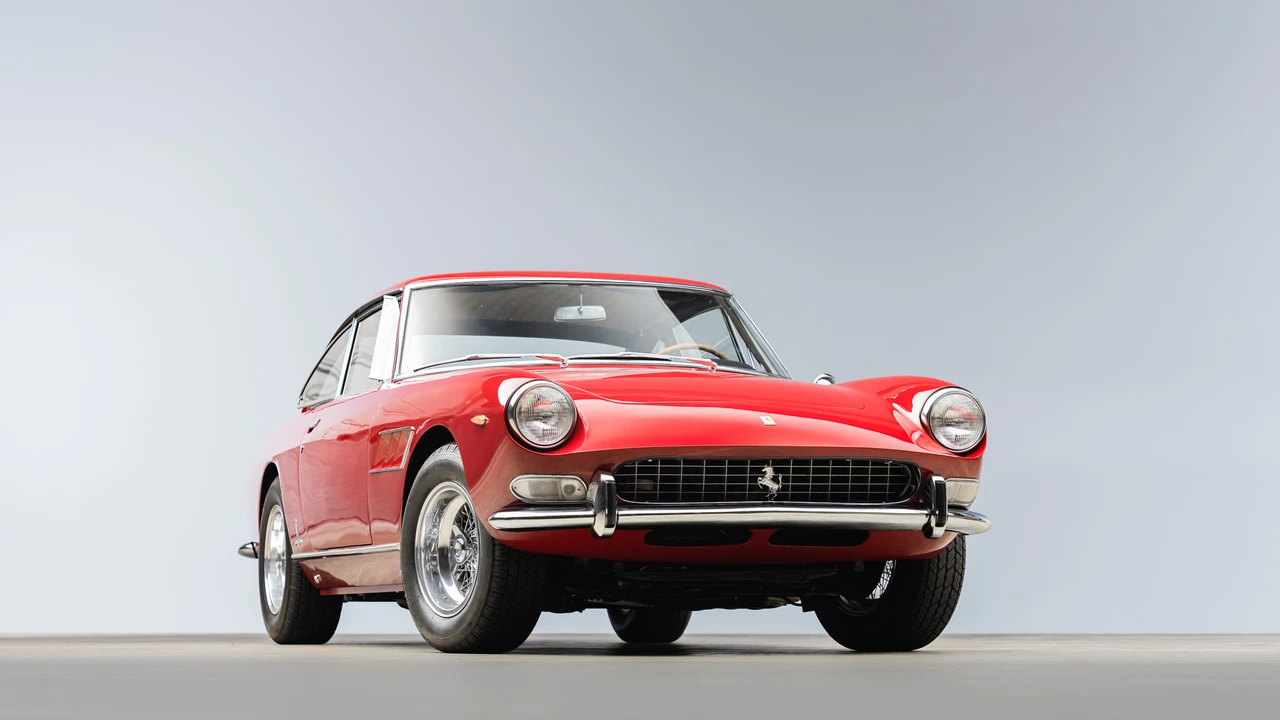 1965 Ferrari 330 GT 2+2 - Image 19 of 31