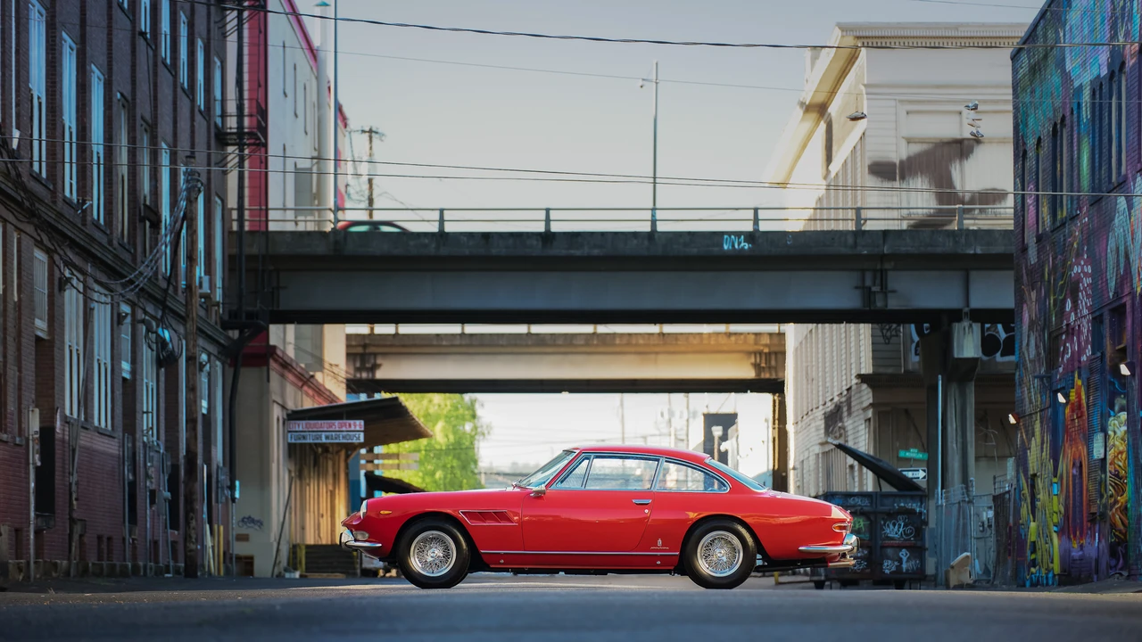 1965 Ferrari 330 GT 2+2 - Image 9 of 31