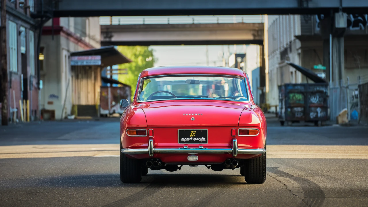 1965 Ferrari 330 GT 2+2 - Image 10 of 31