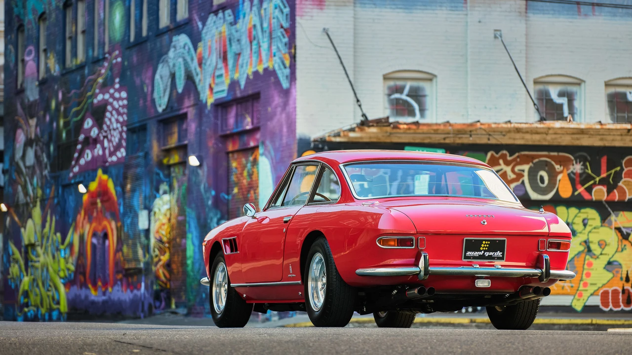 1965 Ferrari 330 GT 2+2 - Image 12 of 31
