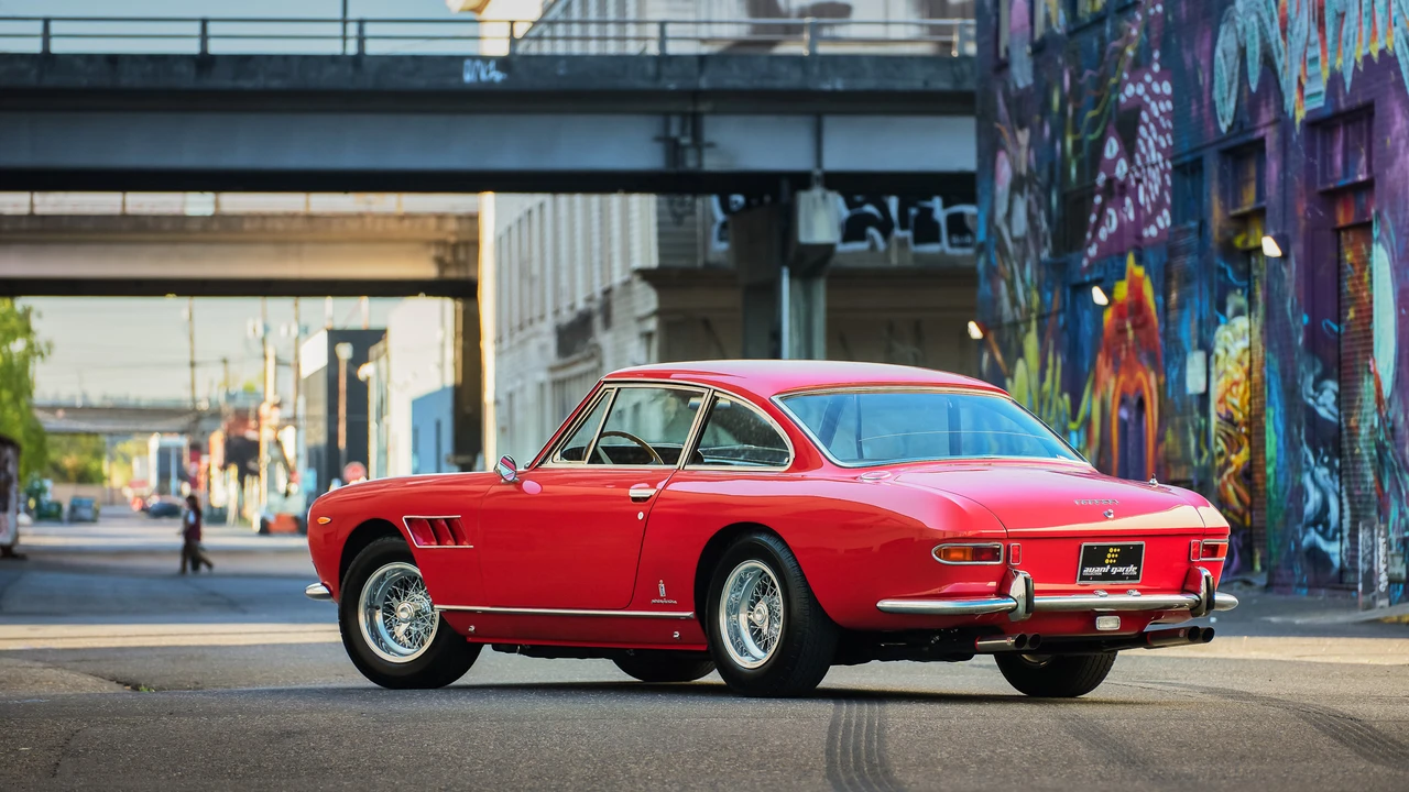 1965 Ferrari 330 GT 2+2 - Image 13 of 31
