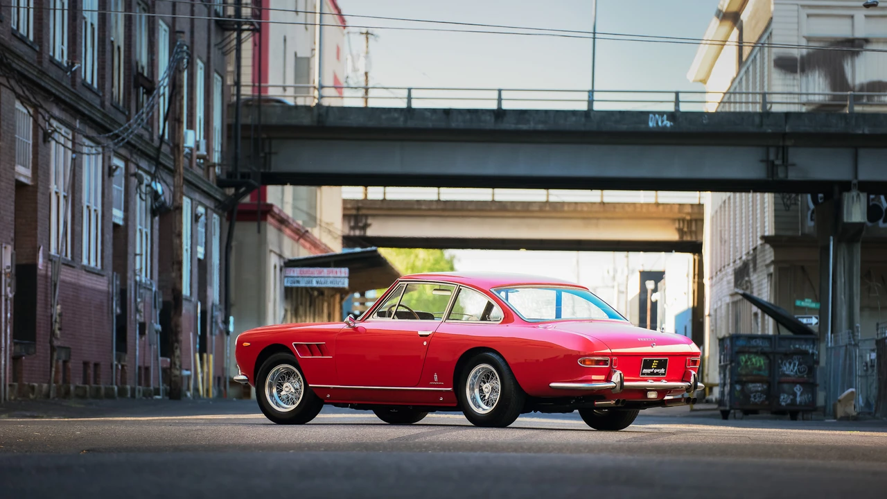 1965 Ferrari 330 GT 2+2 - Image 14 of 31