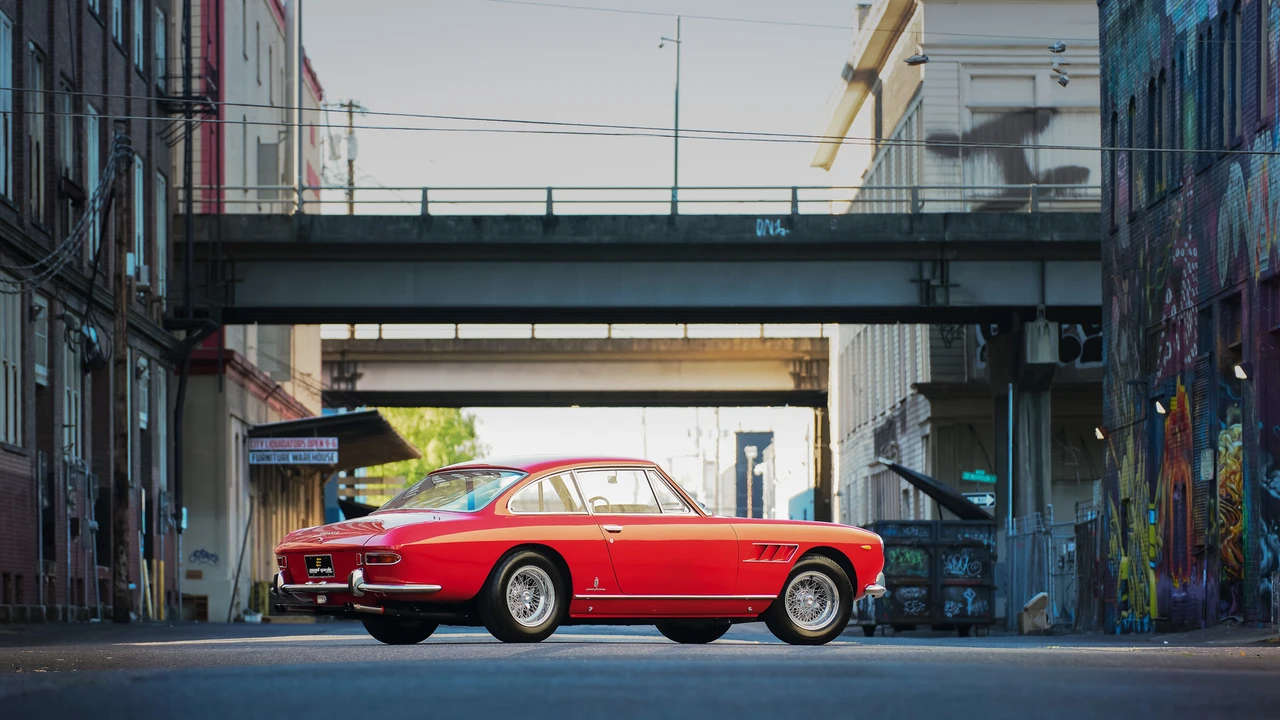 1965 Ferrari 330 GT 2+2 - Image 17 of 31