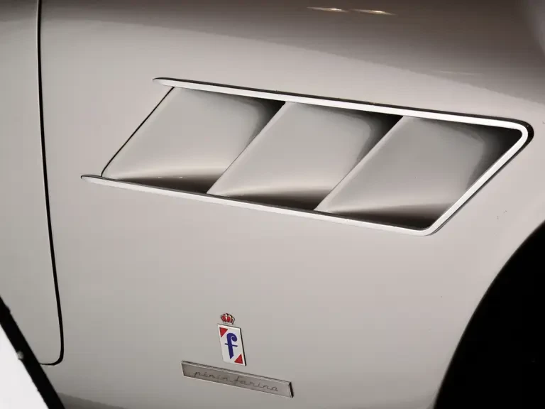 1965 Ferrari 330 GT 2+2 - Image 21 of 25