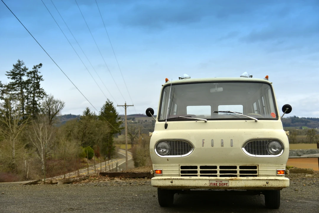 1965 Ford Econoline Van - Image 30 of 31