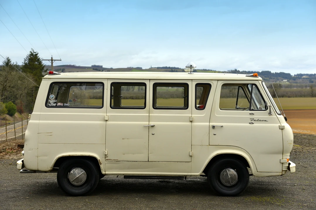1965 Ford Econoline Van - Image 8 of 31