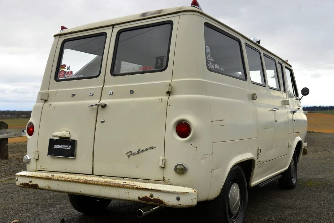 1965 Ford Econoline Van - Image 9 of 31