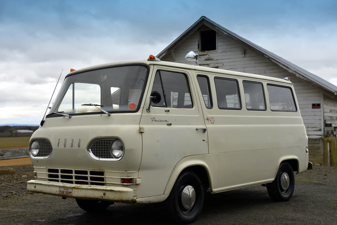 1965 Ford Econoline Van - Image 25 of 31