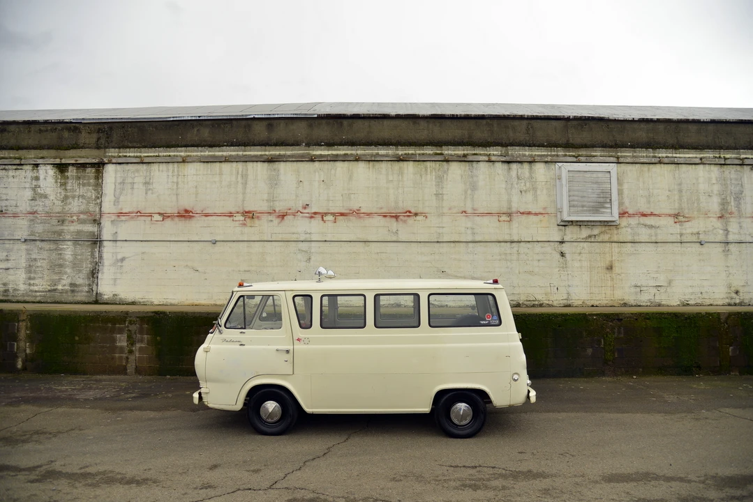 1965 Ford Econoline Van - Image 22 of 31
