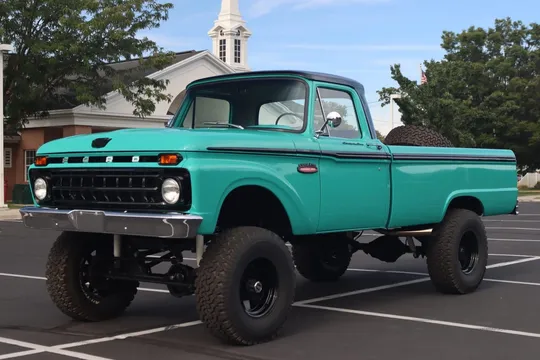 1965 Ford F-250 Custom Styleside 4×4 4-Speed